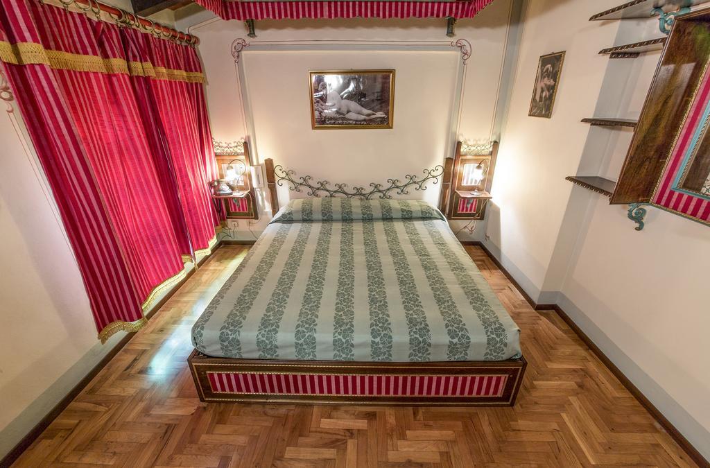 Hotel Villino Della Flanella Μόντενα Δωμάτιο φωτογραφία
