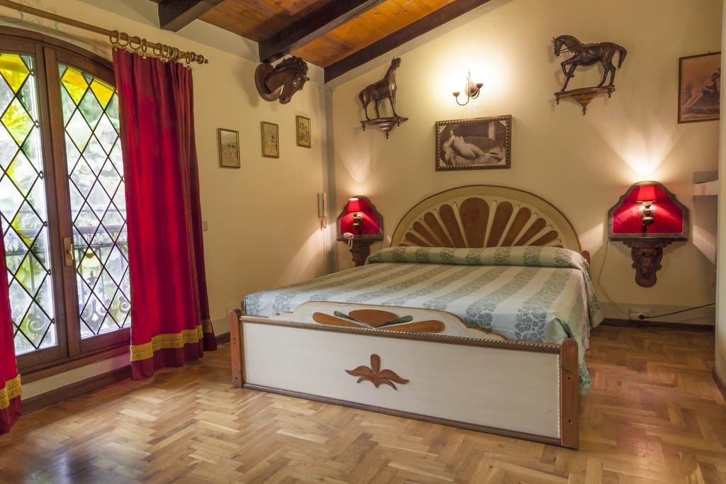 Hotel Villino Della Flanella Μόντενα Δωμάτιο φωτογραφία
