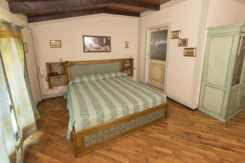 Hotel Villino Della Flanella Μόντενα Δωμάτιο φωτογραφία
