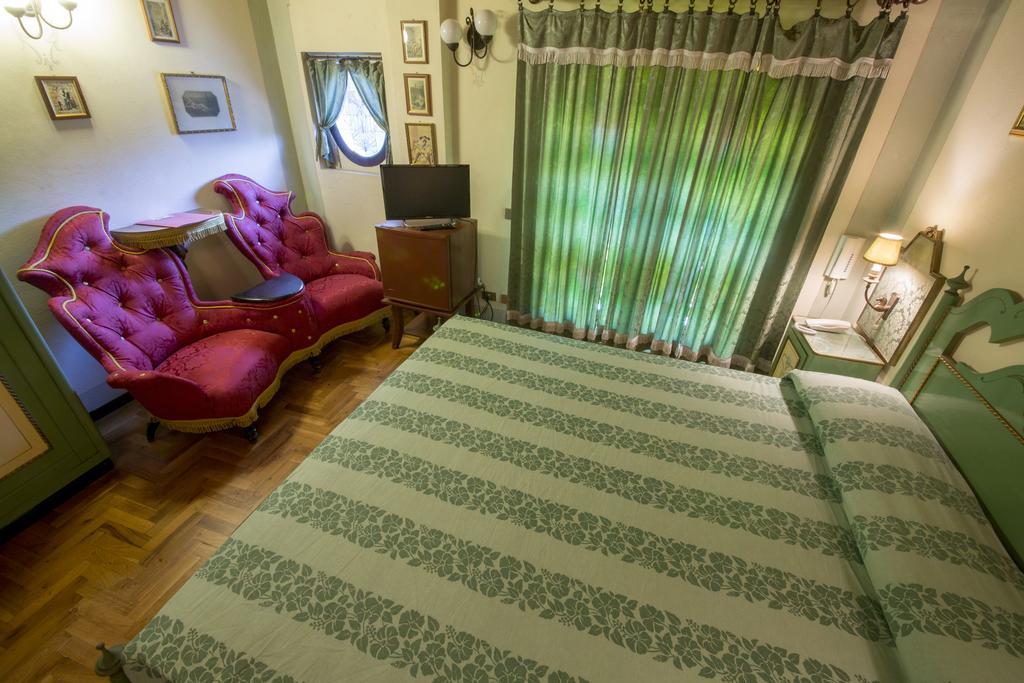 Hotel Villino Della Flanella Μόντενα Δωμάτιο φωτογραφία