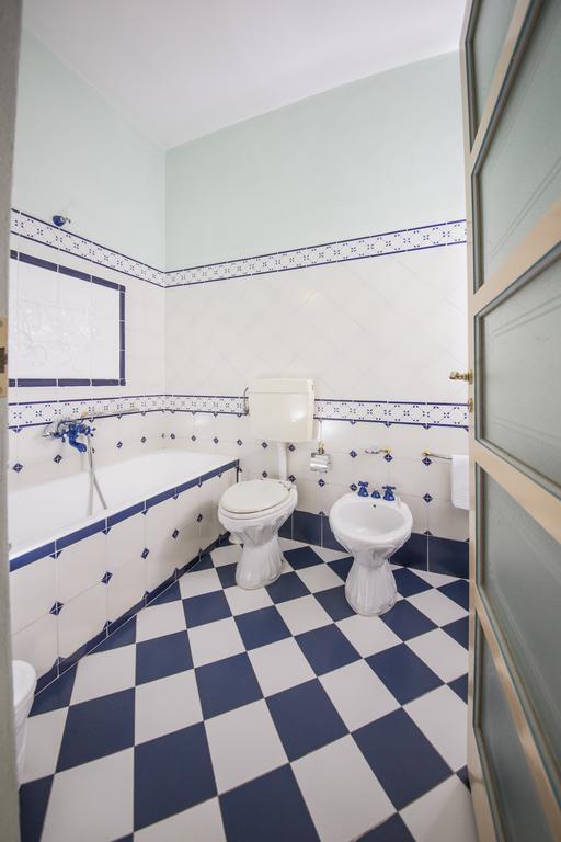 Hotel Villino Della Flanella Μόντενα Δωμάτιο φωτογραφία
